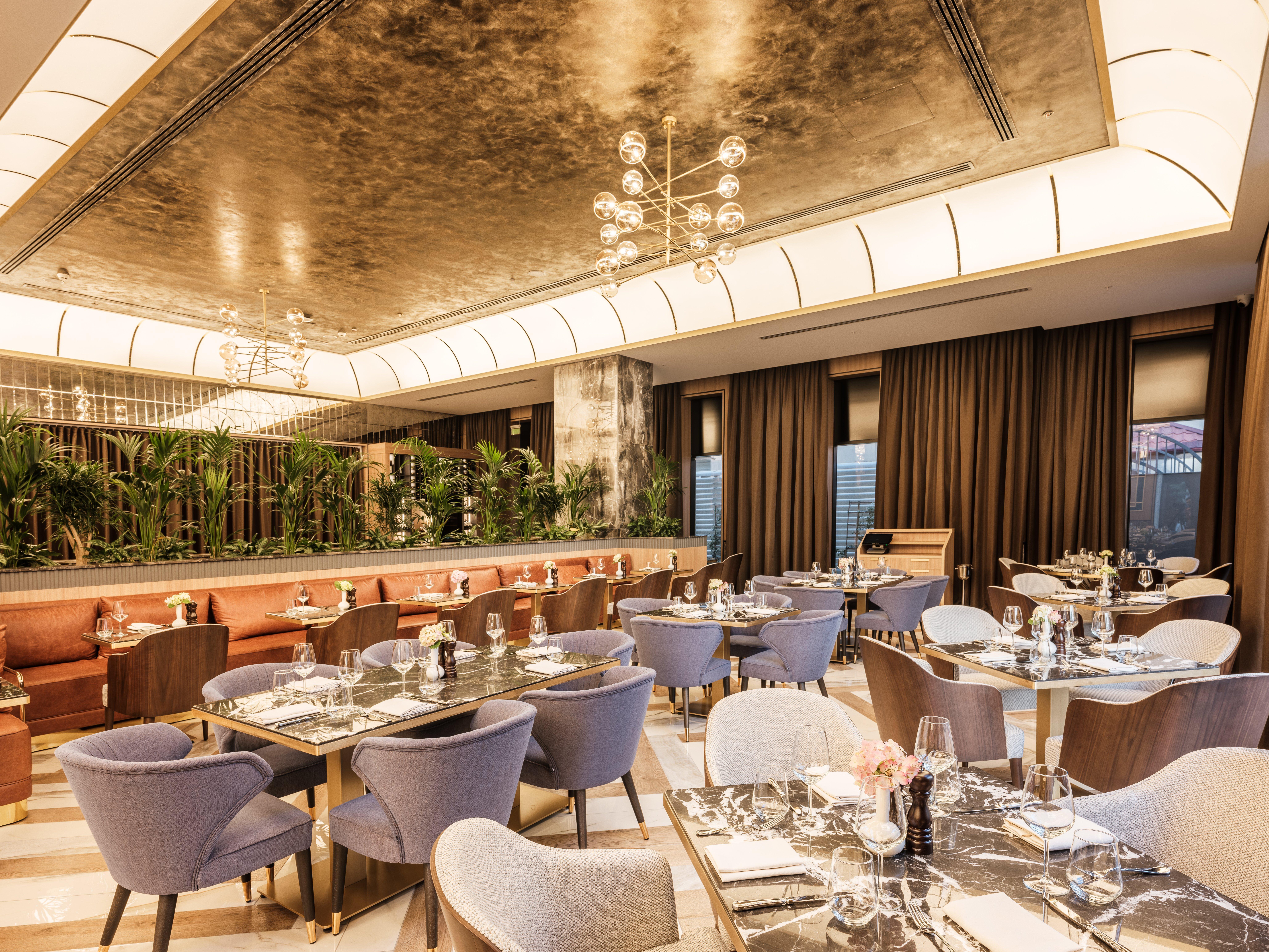 Hotel Intercontinental Baku By Ihg Exteriér fotografie The interior of the restaurant