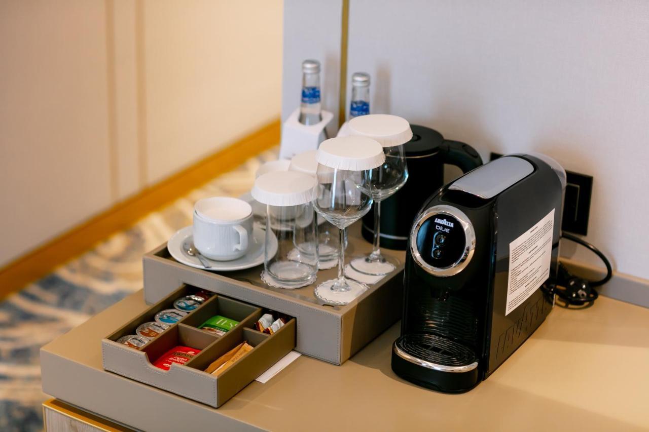 Hotel Intercontinental Baku By Ihg Exteriér fotografie A Nespresso coffee machine in a hotel room