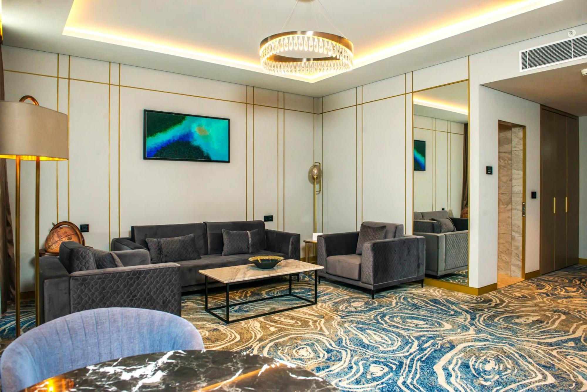 Hotel Intercontinental Baku By Ihg Exteriér fotografie The interior of the hotel